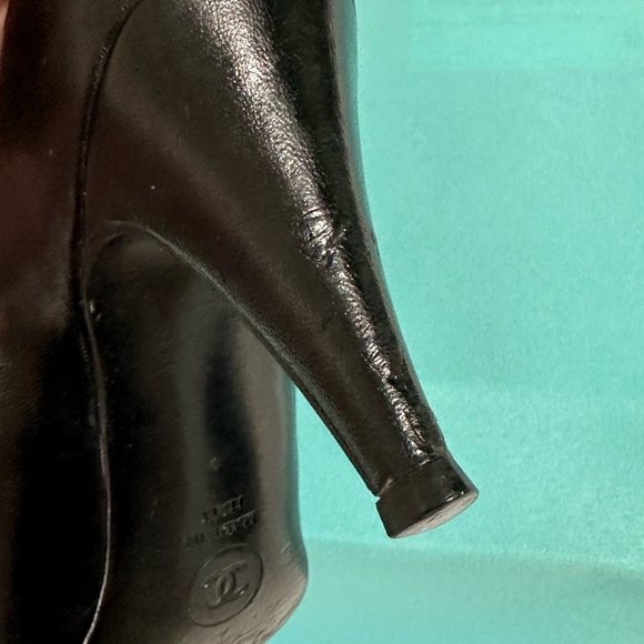* Chanel Black Leather Pumps Size 6. Gorgeous! - Picture 7 of 10